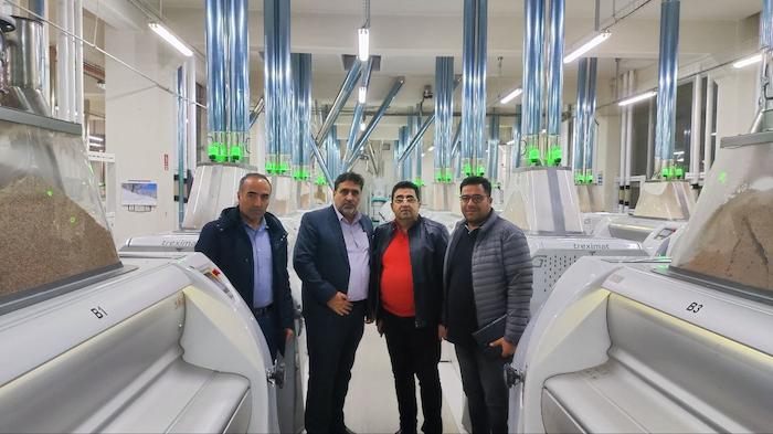 بازدید رئیس هیئت مدیره مجتمع صنایع غذایی کامران از خط تولید کارخانه Gmach ترکیه