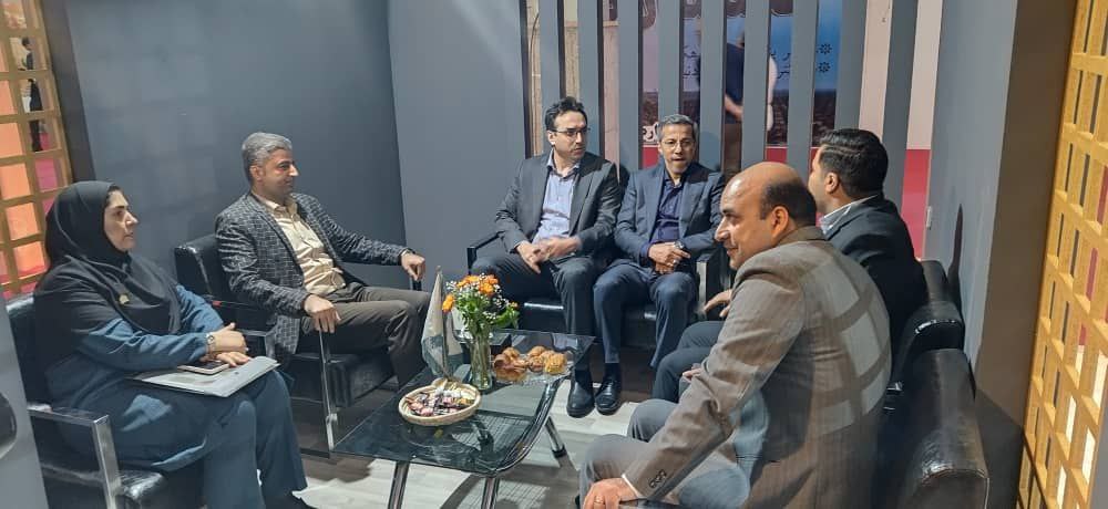 حضور جناب آقای دکتر شاهرخی ریاست محترم دانشگاه علوم پزشکی استان هرمزگان